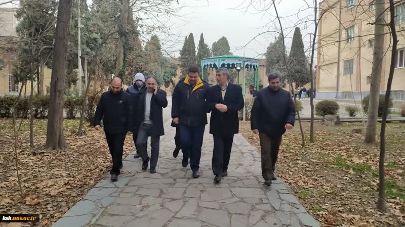 بازدید دکتر خسرویان و هیئت همراه از روند برگزاری امتحانات پایان ترم از دانشکده فنی و حرفه ای انقلاب اسلامی
 5