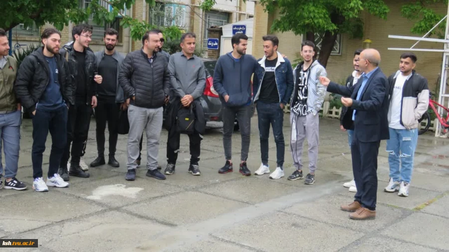 بازدید هنر آموزان هنرستان شهید بهشتی از بخشهای مختلف آموزشکده فنی و حرفه ای پسران شماره2 کرمانشاه                                                                      
 4