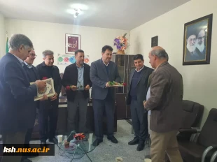 به مناسبت میلاد امام حسین (ع) و روز پاسدار انجام شد:
دیدار ریاست و مسئولین دانشگاه ملی مهارت استان با اعضای بسیج اساتید
 4