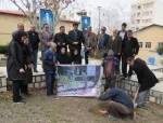 توسط رئیس دانشگاه ملی مهارت استان کرمانشاه انجام شد
کاشت نهال در محوطه دانشگاه ملی مهارت استان 
 4