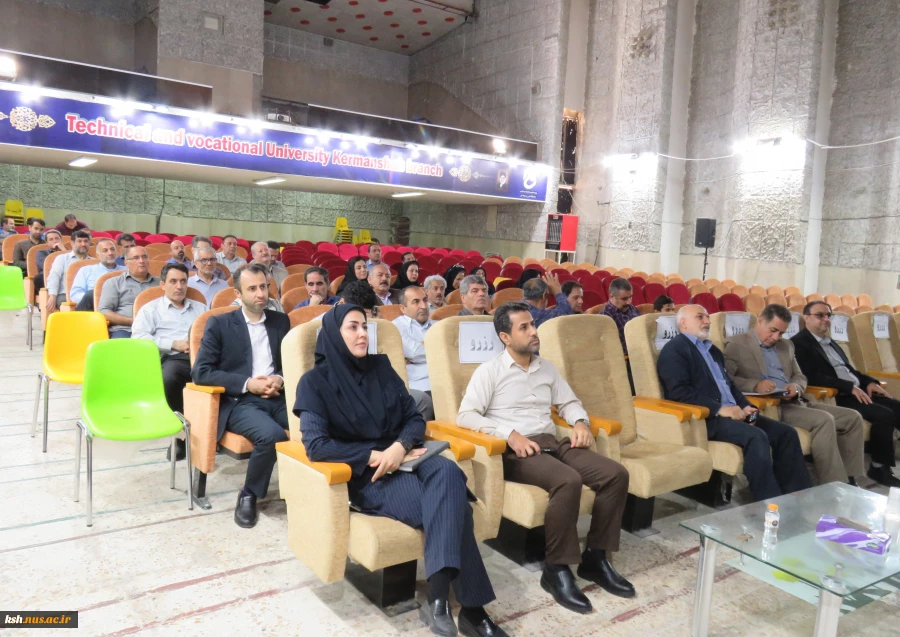 در ادامه فعالیت های مدیریت سبز در دانشگاه صورت گرفت:
برگزاری کلاس محیط زیست در دانشگاه ملی مهارت استان کرمانشاه 
 2