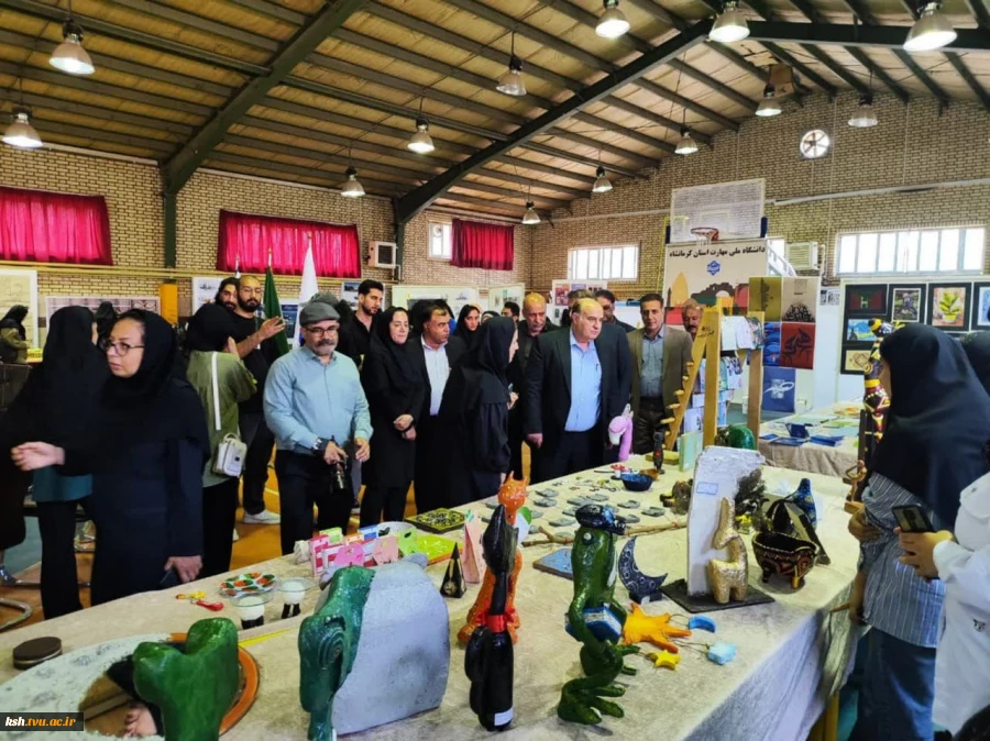 برگزاری نمایشگاه دستاوردهای دانشجویان دانشگاه ملی مهارت استان کرمانشاه 8