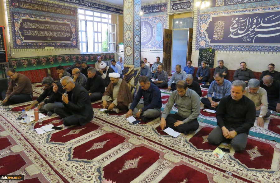 برگزاری مراسم زیارت عاشورا و بزرگداشت شهدای اقتداردر دانشگاه ملی مهارت استان کرمانشاه 4