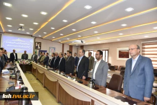 رئیس دانشگاه ملی مهارت در جمع رؤسای دانشکده‌ها و آموزشکده‌های سراسر کشور:
حیات دانشگاه و ارکان آن در گرو ضوابط، مقررات و قوانین است/ هیئت امنا مجلس قانون‌گذاری دانشگاه است/ سیاست دانشگاه تربیت نیروی توانمند اشتغال‌پذیر است 4