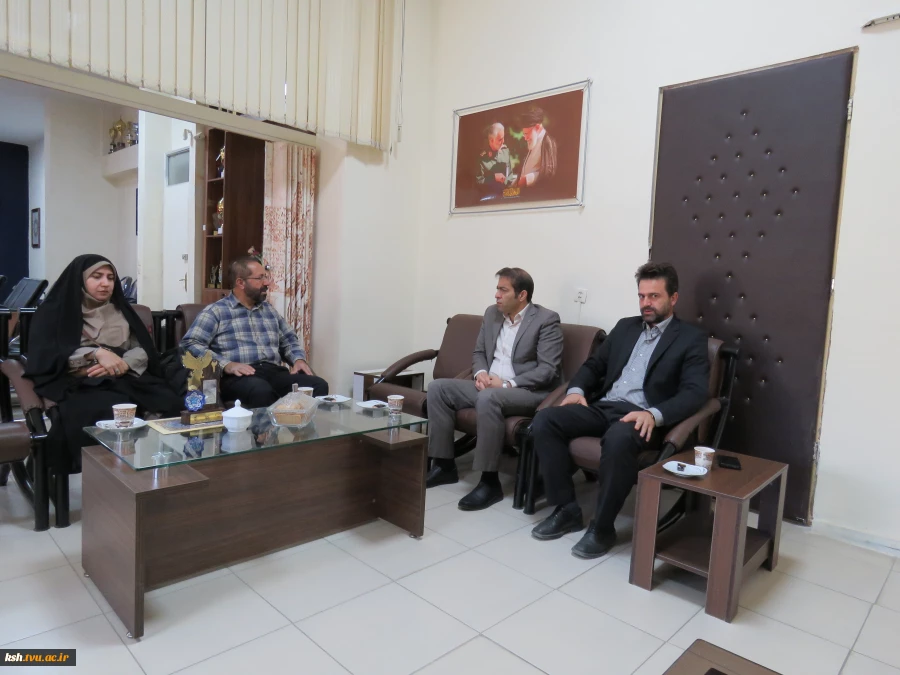 اهدا لوح تقدیر و تندیس یادبود رویداد کشوری سیمرغ2 به ریاست دانشگاه ملی مهارت استان کرمانشاه 4