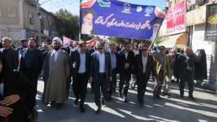 حضور پرشور دانشگاهیان دانشگاه ملی مهارت در راهپیمایی سیزده آبان1404 4