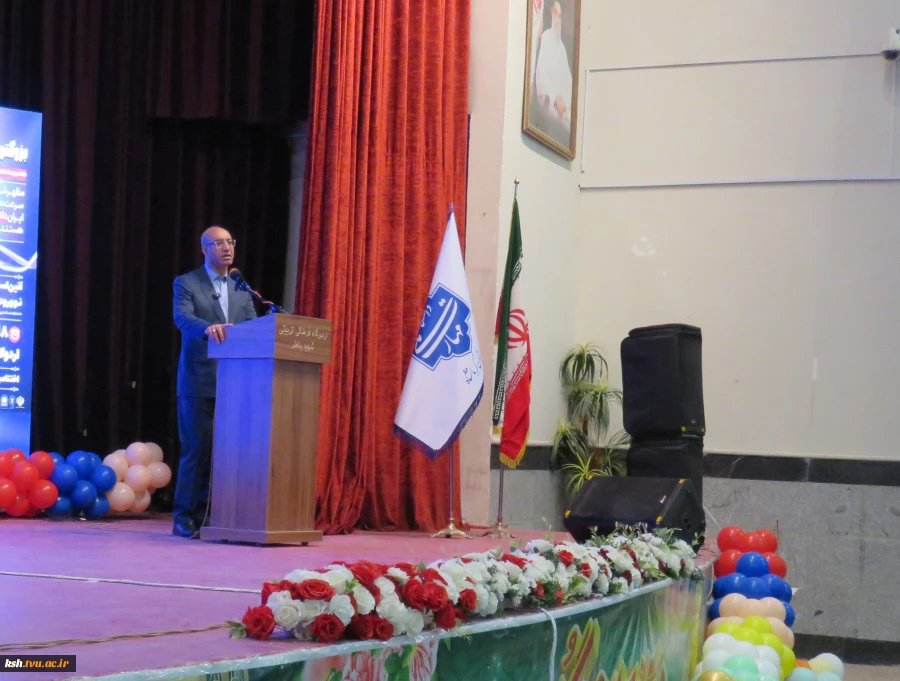 استاندار کرمانشاه در آیین استقبال از دانشجویان نوورود دانشگاه ملی مهارت واحد استان کرمانشاه: 
حرکت دانشگاه‌ها به سمت کارآفرینی، نیاز امروز کشور است 2