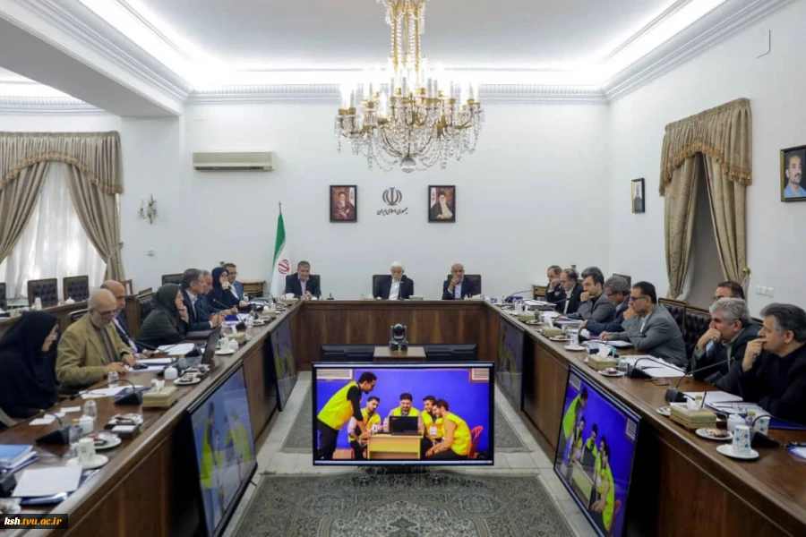 درنهمین جلسه شورای عالی آموزش و تربیت فنی، حرفه‌ای و مهارتی به ریاست دکتر عارف معاون اول رئیس جمهور؛
اهداف و برنامه‌های دانشگاه ملی مهارت در عرصه‌های داخلی و خارحی توسط دکتر زمانی تشریح شد. 2