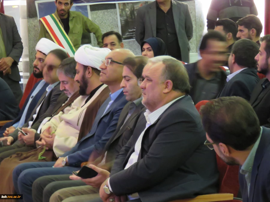 استاندار کرمانشاه در آیین استقبال از دانشجویان نوورود دانشگاه ملی مهارت واحد استان کرمانشاه: 
حرکت دانشگاه‌ها به سمت کارآفرینی، نیاز امروز کشور است 2