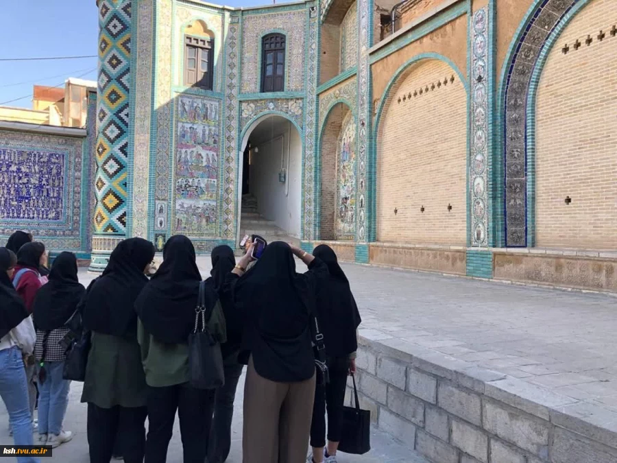 بازدید دانشجویان رشته معماری آموزشکده ملی مهارت دختران کرمانشاه از تکیه معاون الملک  4