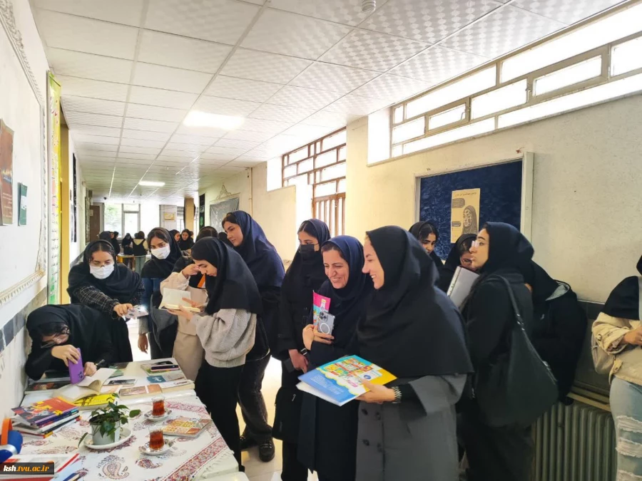در راستای ترویج فرهنگ کتاب و کتابخوانی صورت گرفت:
برپایی نمایشگاه کتاب در آموزشکده ملی مهارت واحد دختران کرمانشاه 3