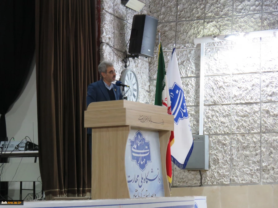 برگزاری کارگاه آموزش مفاهیم کارآفرینی و نشست با کارآفرینان موفق در دانشگاه ملی مهارت استان کرمانشاه 7