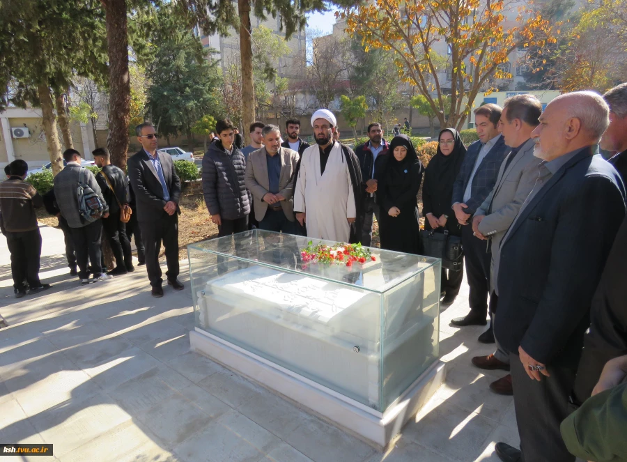 به بهانه هفته بسیج برگزار شد:
مراسم غبار روبی وتجدید میثاق اساتید، کارکنان و دانشجویان دانشگاه ملی مهارت استان کرمانشاه با شهید گمنام این دانشگاه
 3