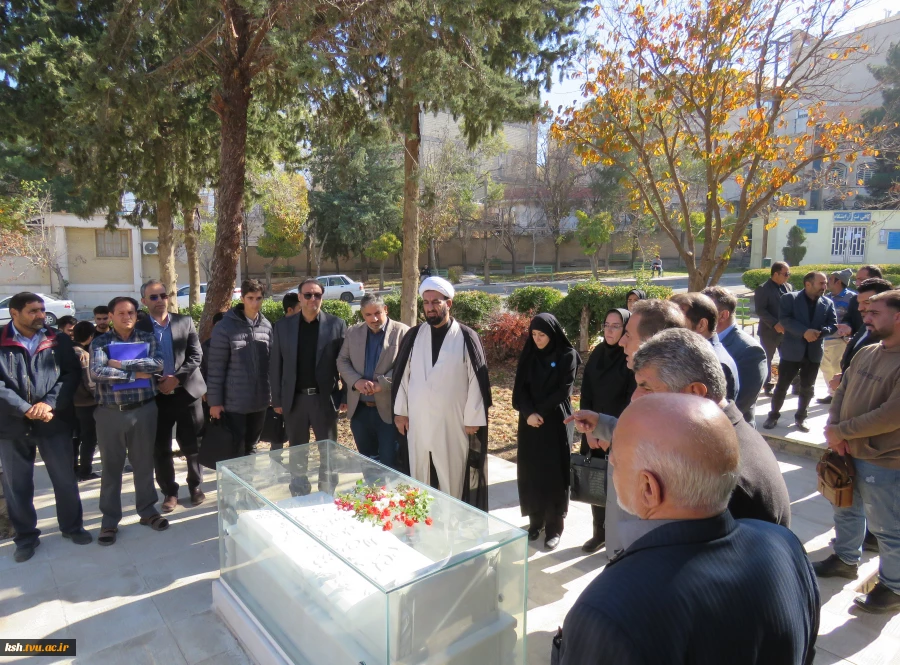 به بهانه هفته بسیج برگزار شد:
مراسم غبار روبی وتجدید میثاق اساتید، کارکنان و دانشجویان دانشگاه ملی مهارت استان کرمانشاه با شهید گمنام این دانشگاه
 4