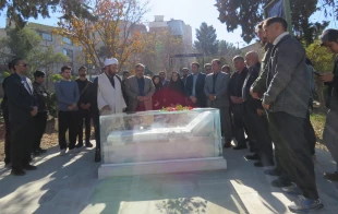 به بهانه هفته بسیج برگزار شد:
مراسم غبار روبی وتجدید میثاق اساتید، کارکنان و دانشجویان دانشگاه ملی مهارت استان کرمانشاه با شهید گمنام این دانشگاه
 5