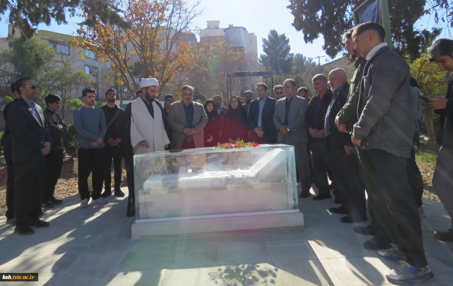 به بهانه هفته بسیج برگزار شد:
مراسم غبار روبی وتجدید میثاق اساتید، کارکنان و دانشجویان دانشگاه ملی مهارت استان کرمانشاه با شهید گمنام این دانشگاه
 5