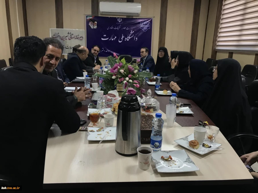 بازدید جمعی از مسئولین سازمان مرکزی از آموزشکده های ملی مهارت کرمانشاه 3