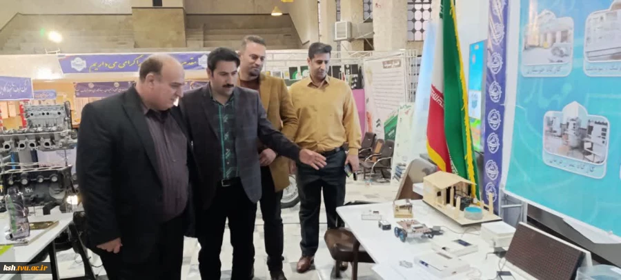بازدید مدیرکل دفتربرنامه ریزی، بودجه و تحول اداری استانداری کرمانشاه از نمایشگاه پژوهش و فناوری اسلام آبادغرب 6
