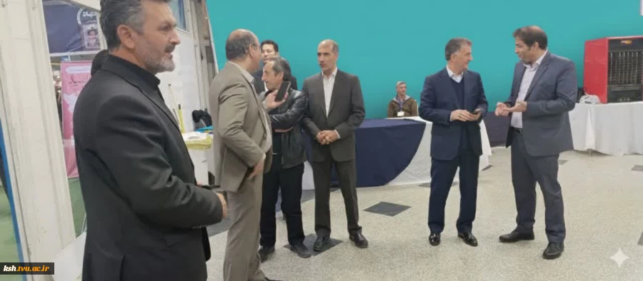 بازدیدمعاونت توسعه مدیریت و منابع استانداری کرمانشاه  از غرفه دانشگاه ملی مهارت استان کرمانشاه 2