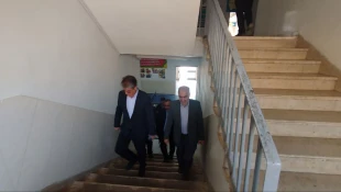 به مناسبت روز دانشجو صورت گرفت:
 بازدید فرماندار  اسلام آباد غرب از خوابگاه آموزشکده  2