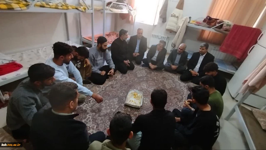 به مناسبت روز دانشجو صورت گرفت:
 بازدید فرماندار  اسلام آباد غرب از خوابگاه آموزشکده  4