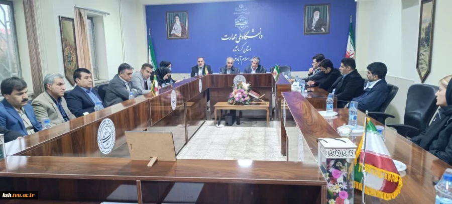 آموزشکده اسلام آبادغرب به عنوان غرفه برتر درنمایشگاه هفته پژوهش انتخاب شد 2