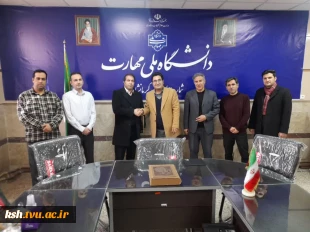 اهدای تندیس مقام سوم مسابقات اختراعات و ابتکارات آرموکاپ به ریاست دانشگاه ملی مهارت استان کرمانشاه 3
