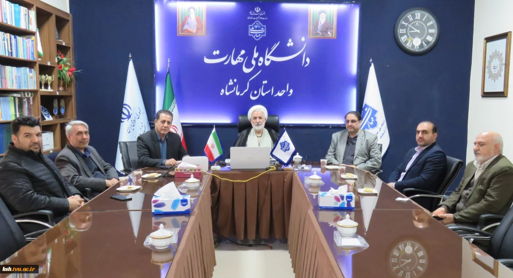 حضور دبیر و مسئولین ستاد اقامه نماز استان در وبینار منطقه ای اقامه نماز