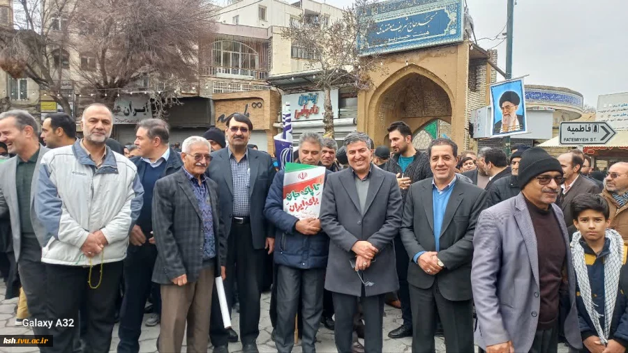 حضور پر شور دانشگاهیان دانشگاه ملی مهارت استان کرمانشاه در راهپیمایی یوم الله22 بهمن 3