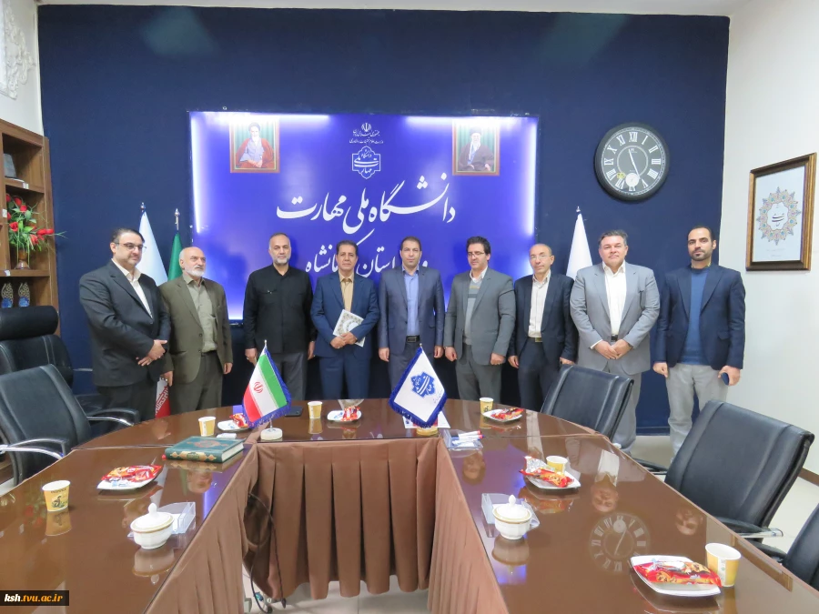 برگزاری مراسم تکریم و معارفه رییس بسیج کارمندان دانشگاه ملی مهارت کرمانشاه 4