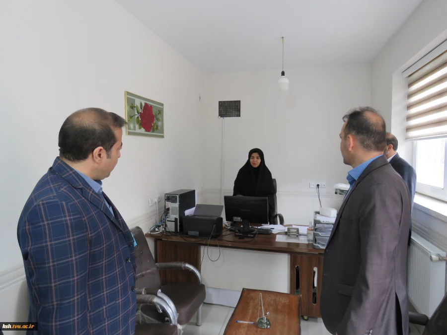 دیدار دکتر ابراهیمی با کارکنان حوزه های مختلف دانشگاه به مناسبت روز معلم 4