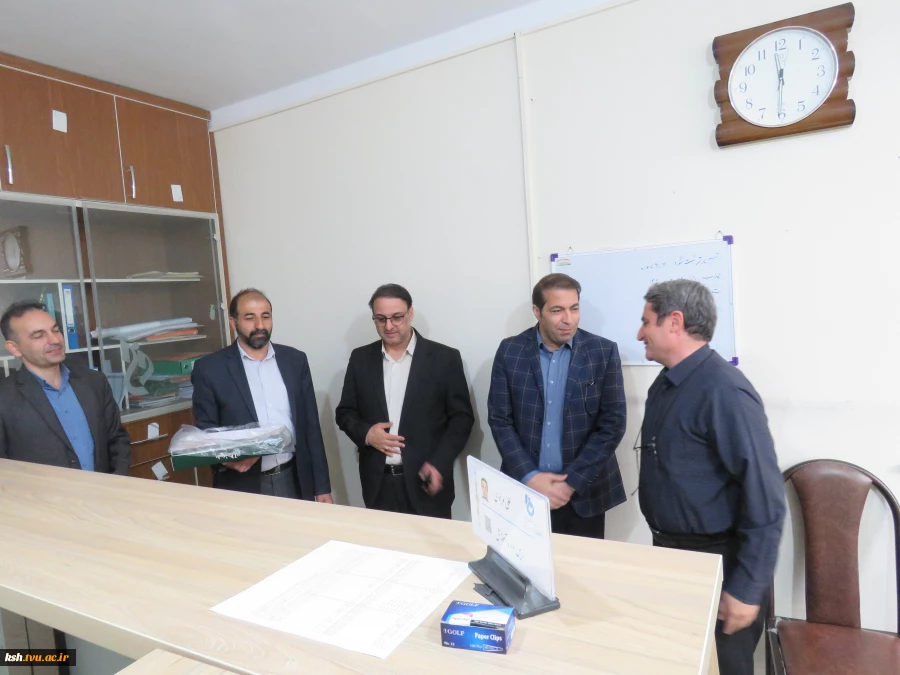 دیدار دکتر ابراهیمی با کارکنان حوزه های مختلف دانشگاه به مناسبت روز معلم 6