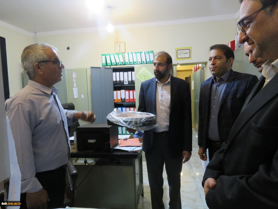 دیدار دکتر ابراهیمی با کارکنان حوزه های مختلف دانشگاه به مناسبت روز معلم 8