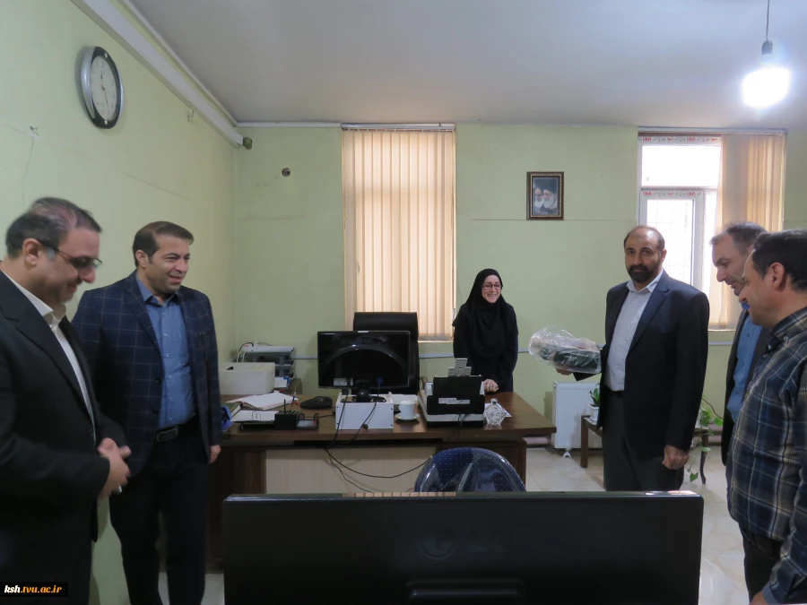 دیدار دکتر ابراهیمی با کارکنان حوزه های مختلف دانشگاه به مناسبت روز معلم 9