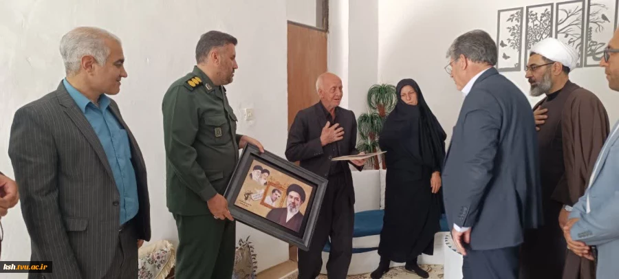 دیدار ریاست و کارکنان آموزشکده ملی مهارت اسلام آباد غرب با خانواده شهدای جنگ رمضان 3