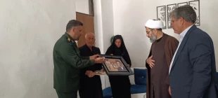 دیدار ریاست و کارکنان آموزشکده ملی مهارت اسلام آباد غرب با خانواده شهدای جنگ رمضان 4