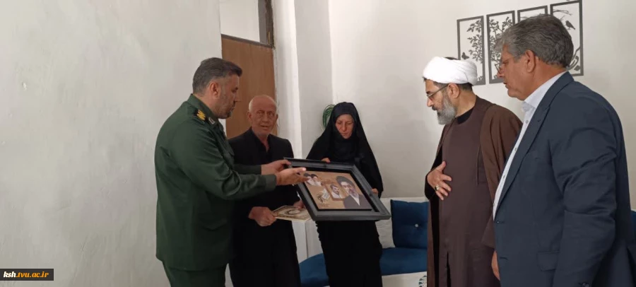 دیدار ریاست و کارکنان آموزشکده ملی مهارت اسلام آباد غرب با خانواده شهدای جنگ رمضان 4