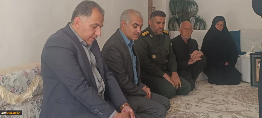 دیدار ریاست و کارکنان آموزشکده ملی مهارت اسلام آباد غرب با خانواده شهدای جنگ رمضان 7