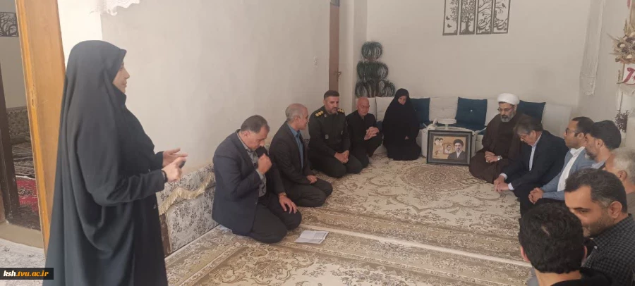 دیدار ریاست و کارکنان آموزشکده ملی مهارت اسلام آباد غرب با خانواده شهدای جنگ رمضان 8