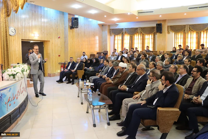 با حضور استاندار و روسای دانشگاه های استان صورت گرفت:
برگزاری آیین استانی گرامیداشت مقام معلم و استاد به میزبانی دانشگاه رازی 3