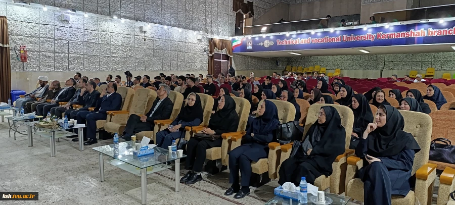 تجلیل از سرآمدان آموزشی هیئت علمی و مدعو دانشگاه ملی مهارت واحد استانی کرمانشاه 6