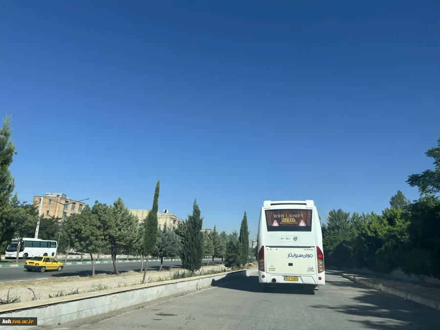 اعزام دانشجویان دختر و پسر دانشگاه ملی مهارت واحد استان کرمانشاه جهت حضور درمراسم تشییع پیکر مطهر رهبر معظم انقلاب 6