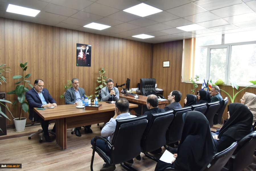 همون ساعت یک ظهر دیروز پایگاه خبری خبر رو کار کرده بود که لینکش رو براتون فرستادم 2