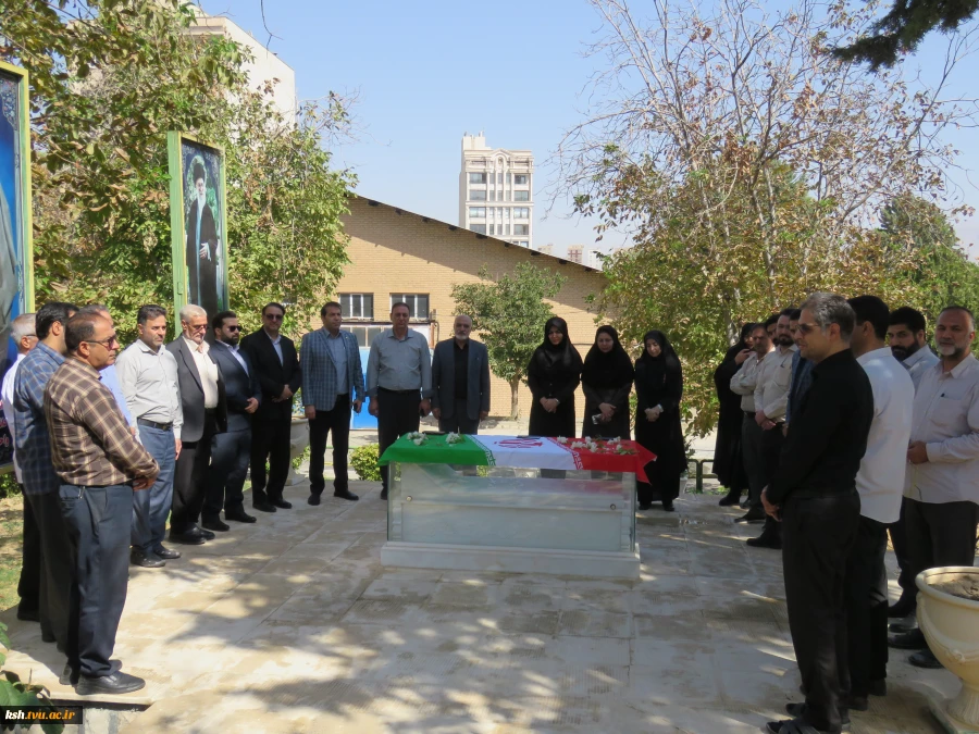 تجدید بیعت کارکنان دانشگاه ملی مهارت استان کرمانشاه با شهدا و امام شهدا و امام شهید  4