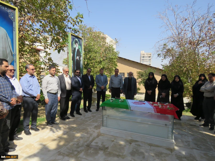 تجدید بیعت کارکنان دانشگاه ملی مهارت استان کرمانشاه با شهدا و امام شهدا و امام شهید  5